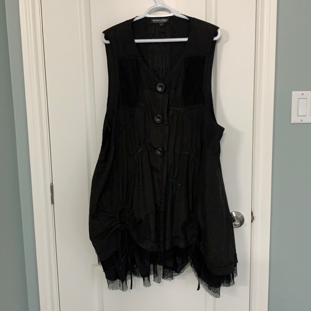 Beautiful tunic selling due to weight loss. Great with leggings!